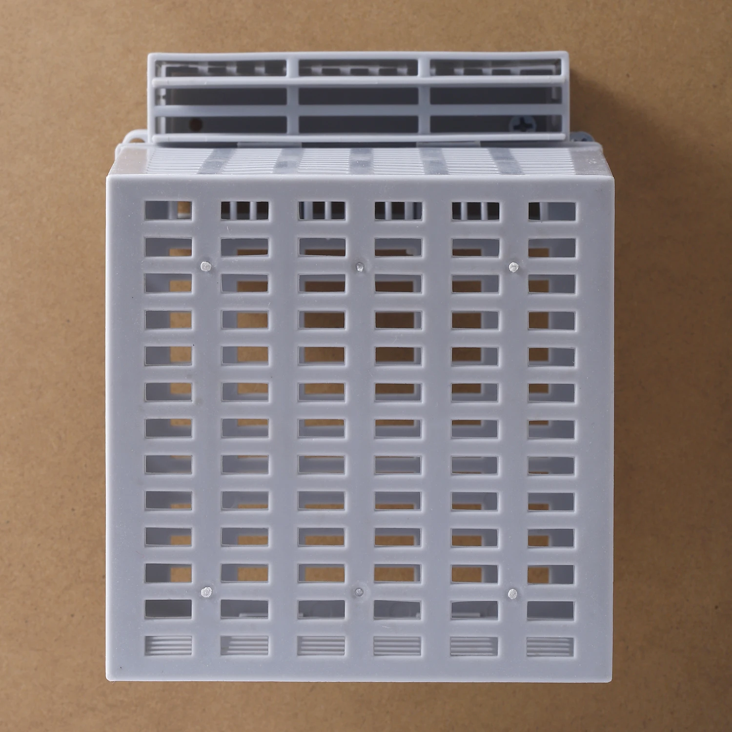 New Bee Hive Tool Automatic Bee Divider Prevent Escaping Bees Remove Male Bee Beekeeper Tools Beehive Accessories 1Pc - Image 6